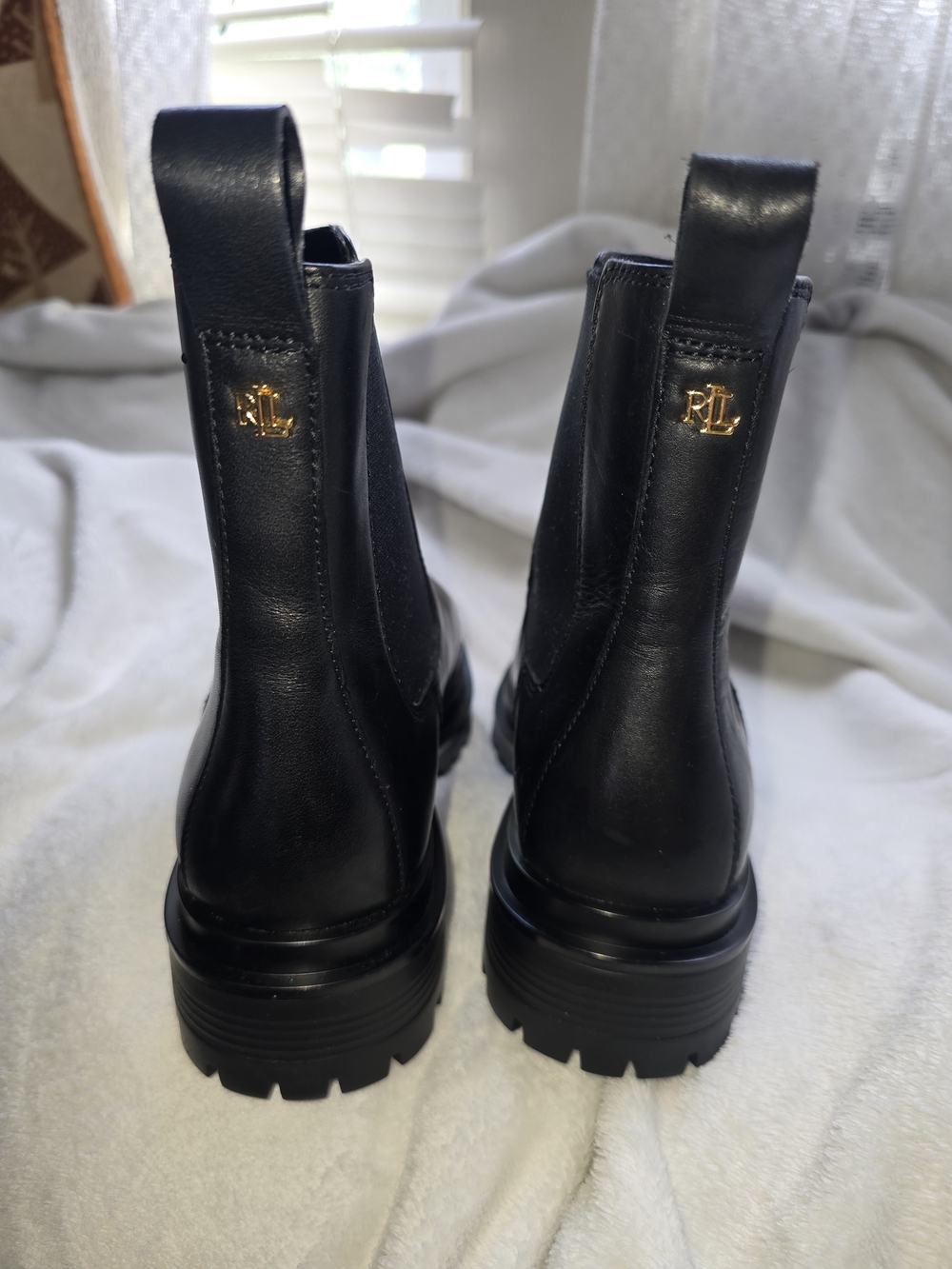 Ralph Lauren Black Chelsea Boots - Sleek Leather Slip-On - Picture 2 of 8